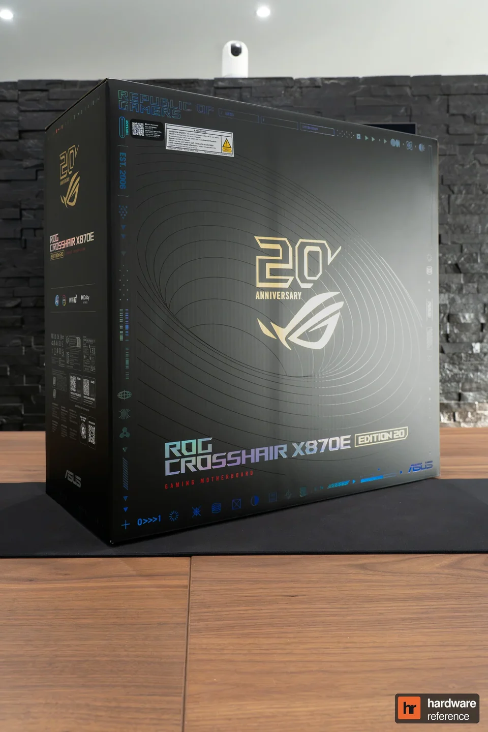 L’imposant carton du bundle.