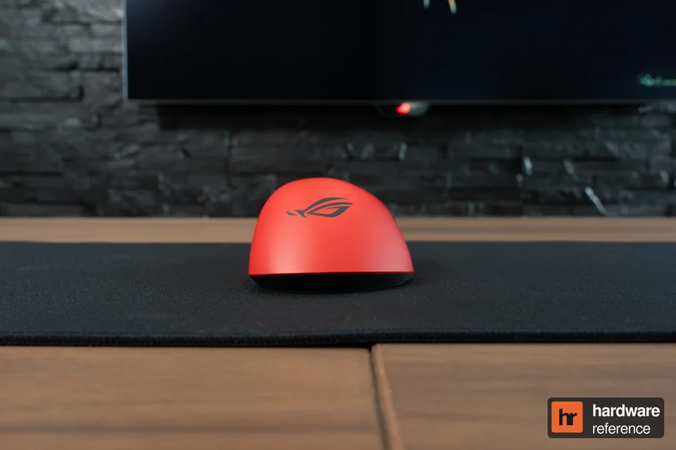 La Gladius vue de l’arrière, avec son logo ROG