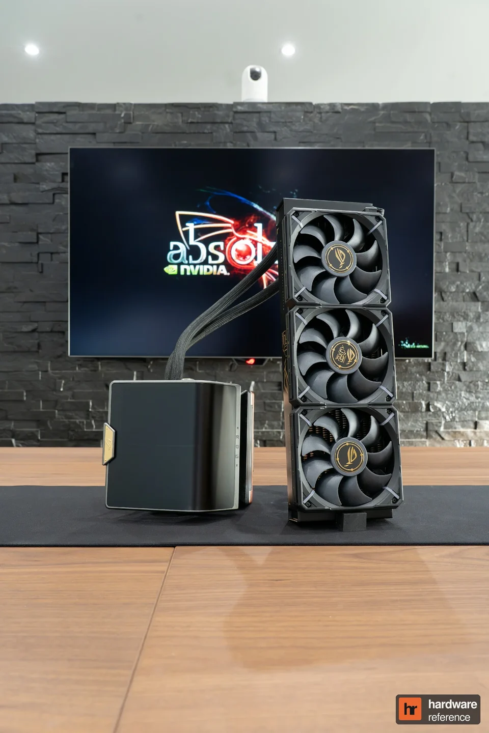 Le Ryujin 360 Edition 20 et son radiateur.